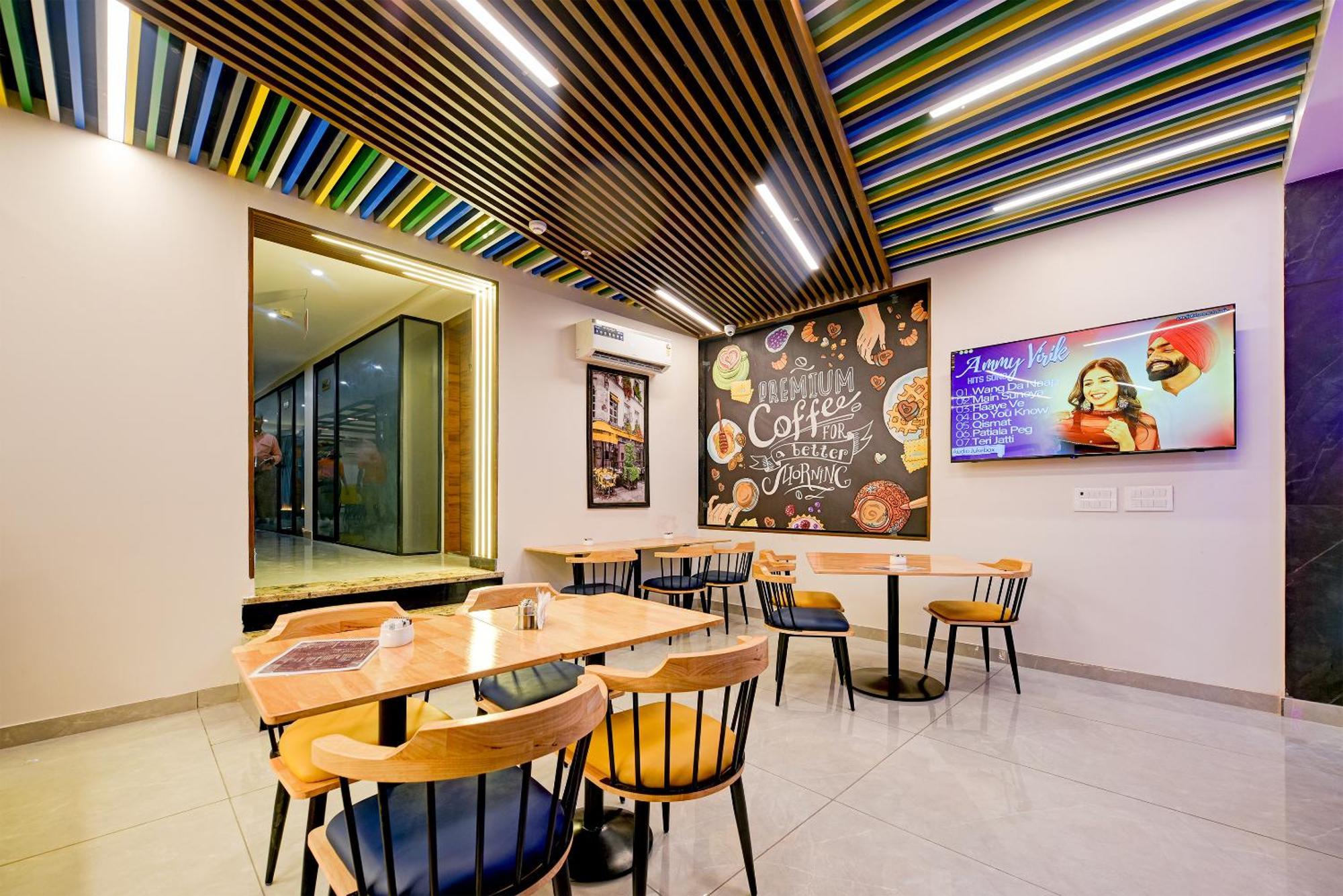 Airport Le Premier, New Delhi Hotel Exterior photo